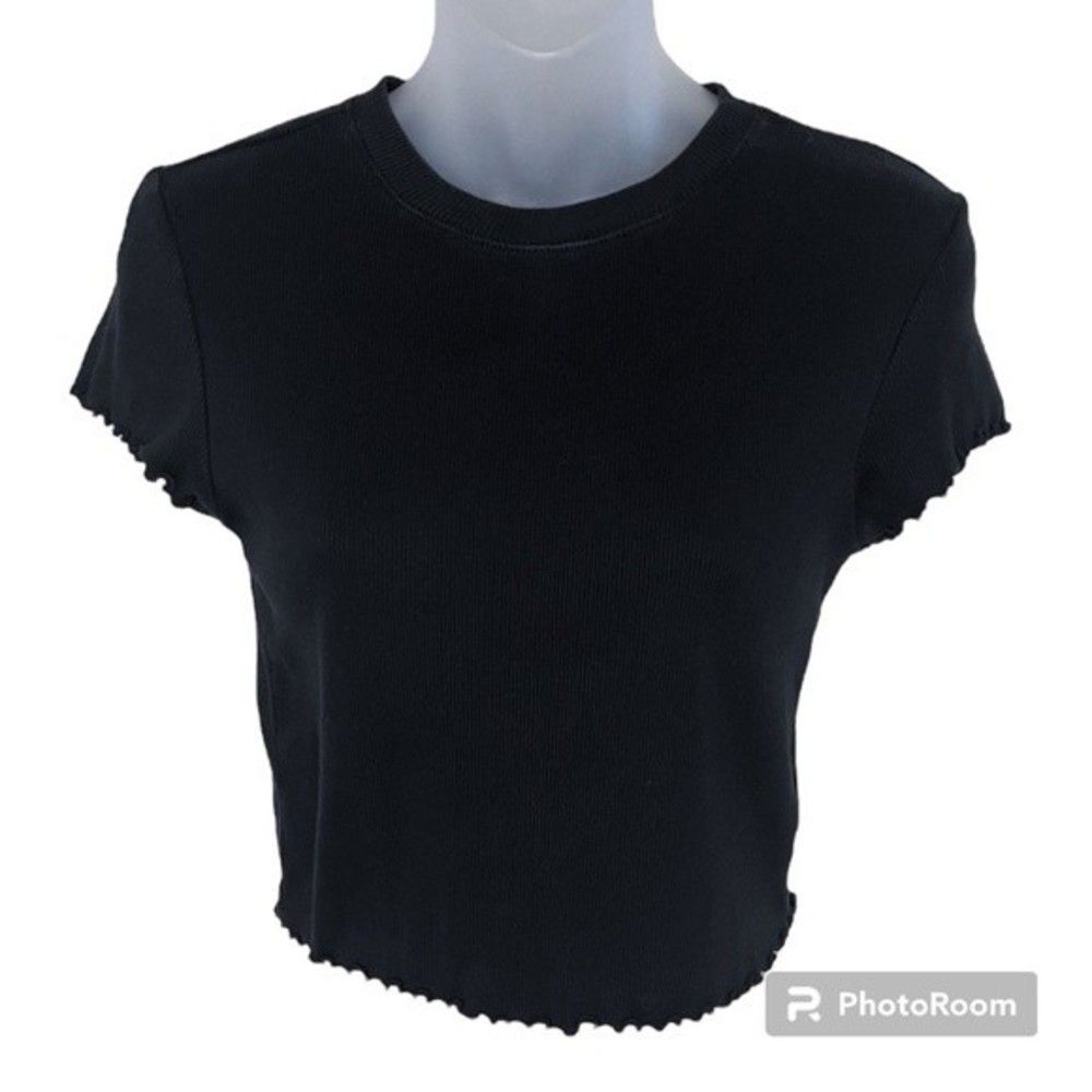 Forever 21 Black Ribbed Cropped Short Sleeve Top Size Medium